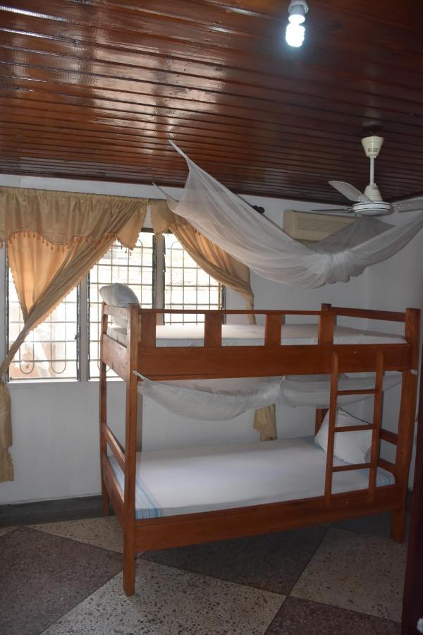 Kituri Royal Annex Bed & Breakfast Dar es Salaam Bagian luar foto
