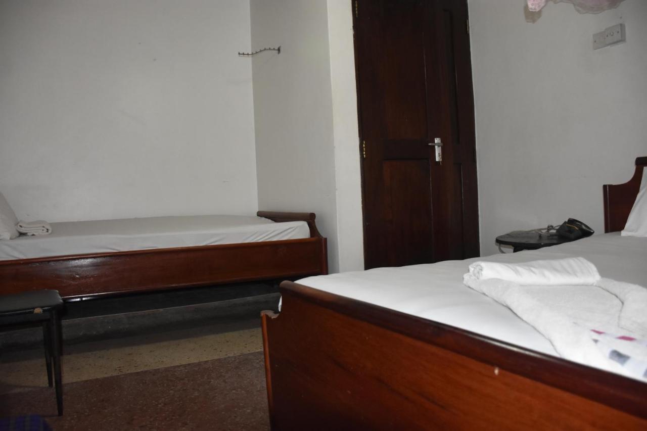 Kituri Royal Annex Bed & Breakfast Dar es Salaam Bagian luar foto