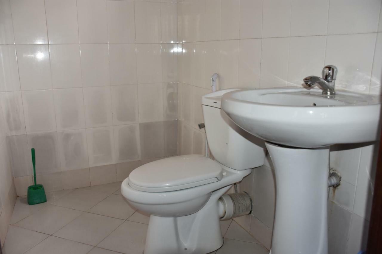 Kituri Royal Annex Bed & Breakfast Dar es Salaam Bagian luar foto