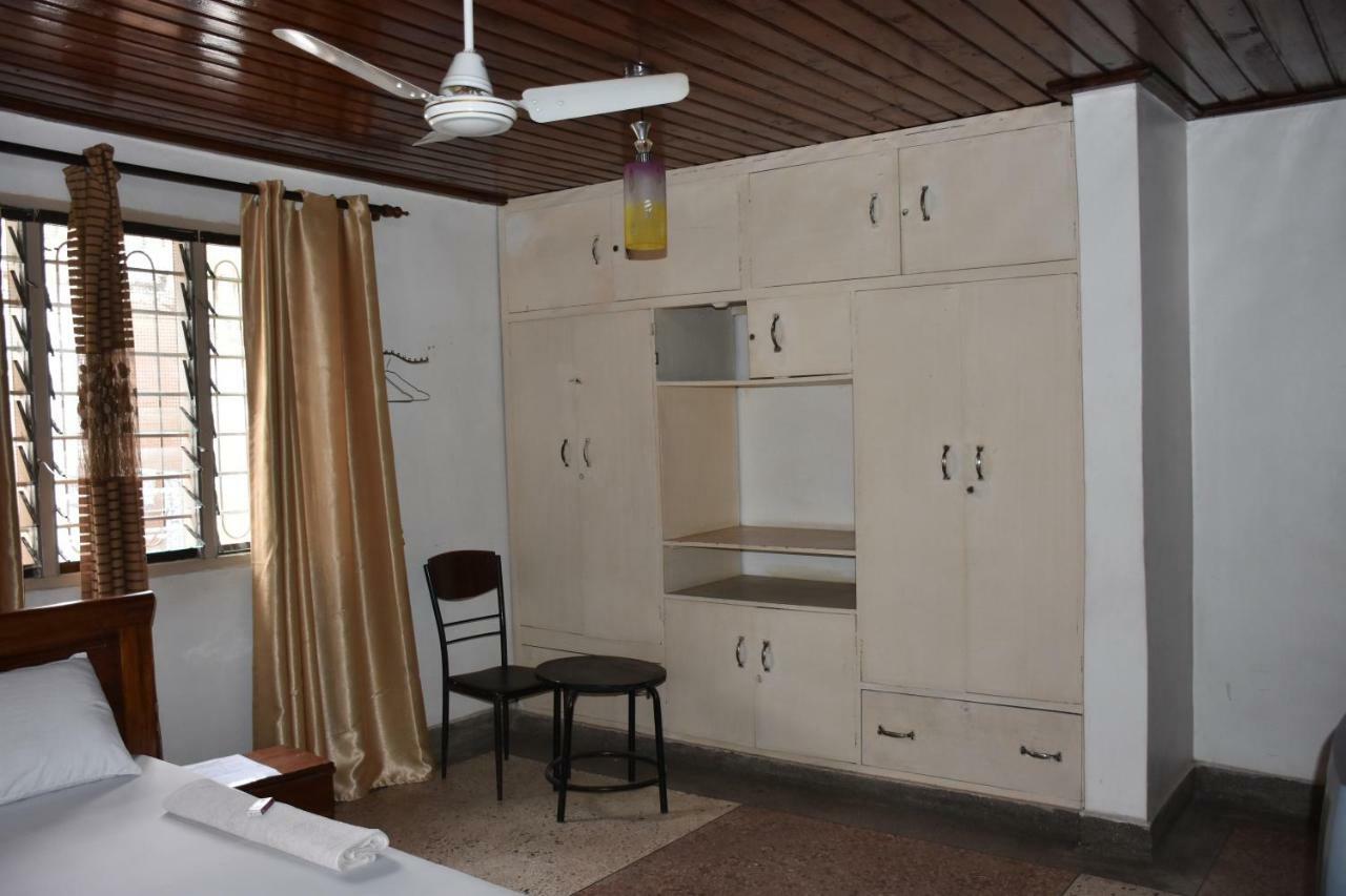 Kituri Royal Annex Bed & Breakfast Dar es Salaam Bagian luar foto