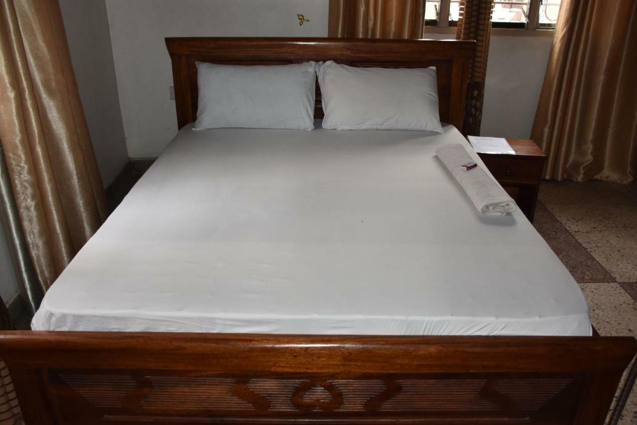 Kituri Royal Annex Bed & Breakfast Dar es Salaam Bagian luar foto